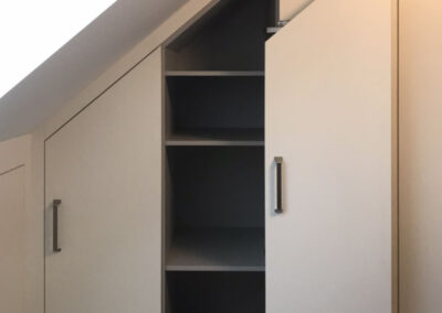 Kleiderschrank Dachschräge